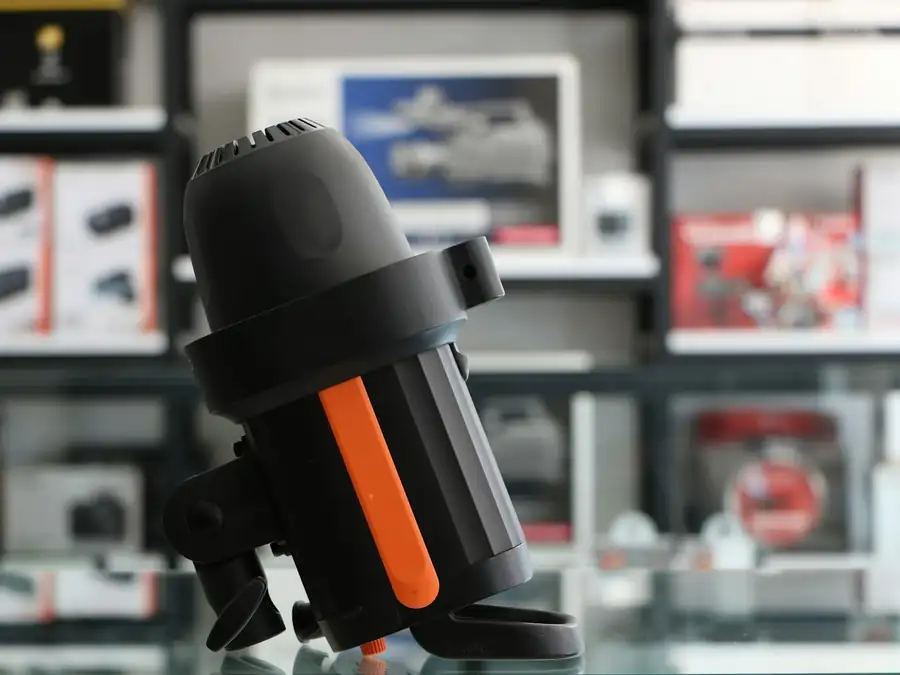 Handheld electric blower