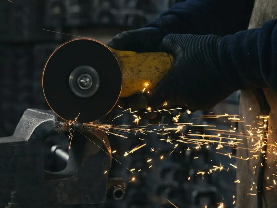Angle grinder and disc cutting steel